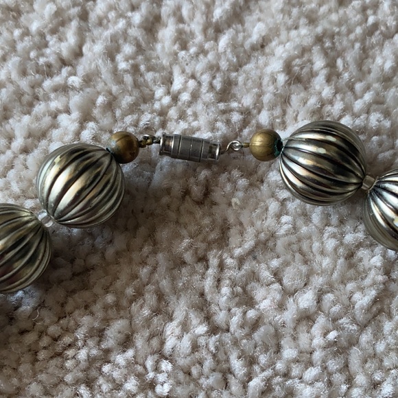 Vintage mixed lucite, bead, shell necklace - Picture 5 of 6